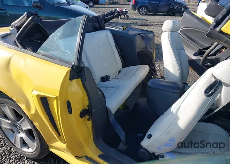 1999 Ford Mustang z USA, uszkodzony, nr VIN 1FAFP4440XF208404